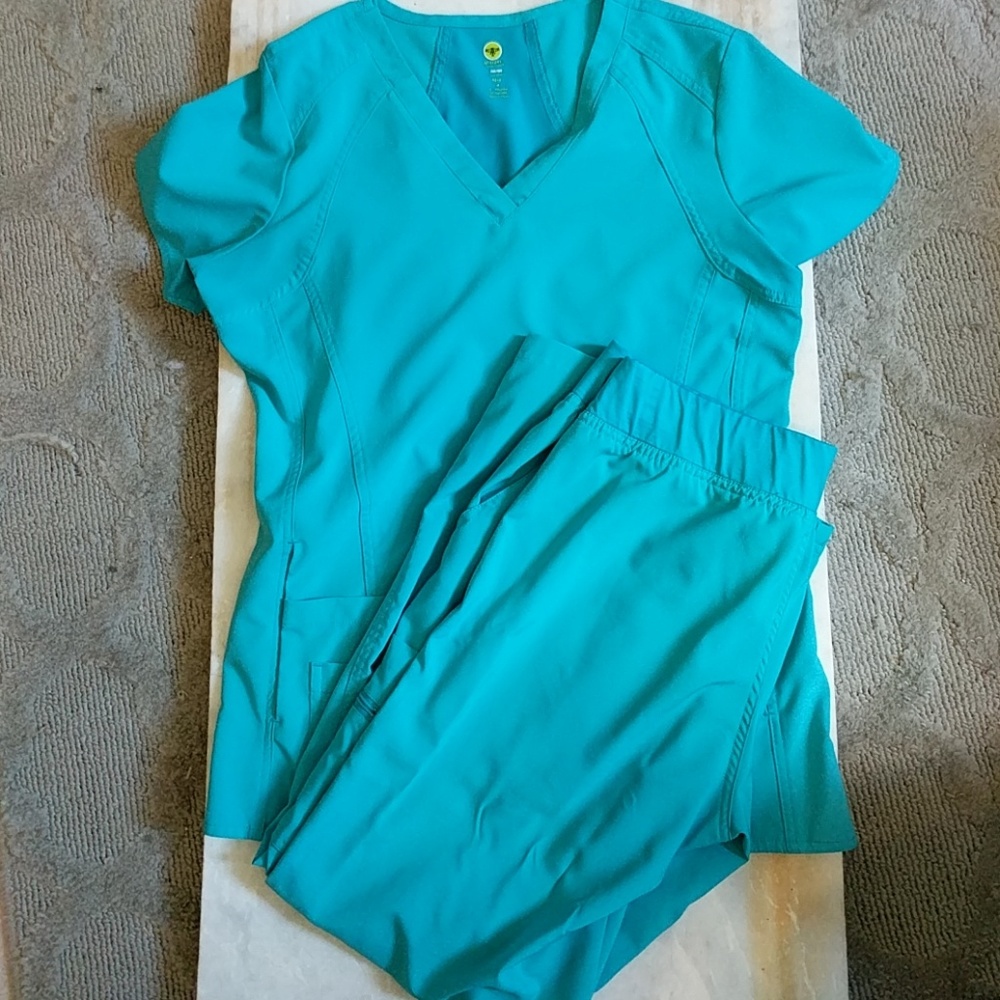 Med Couture Activate Scrubs